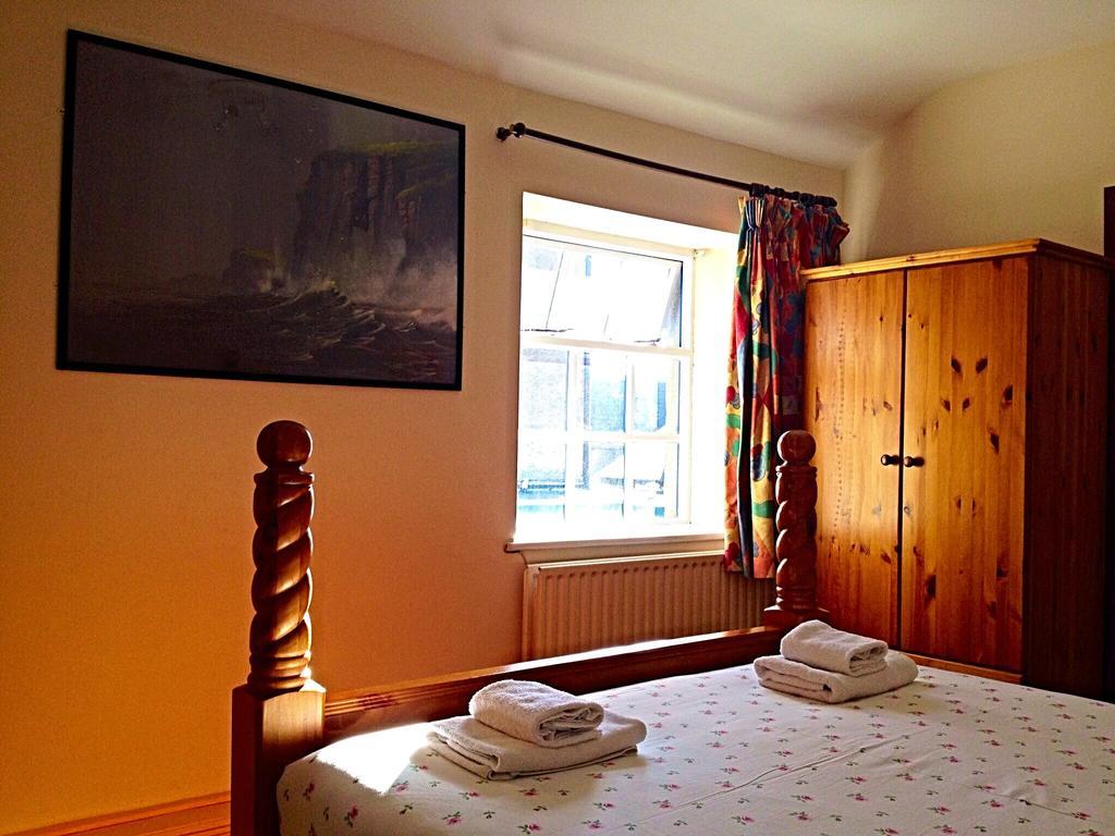 Cashel Town Center Inn Chambre photo