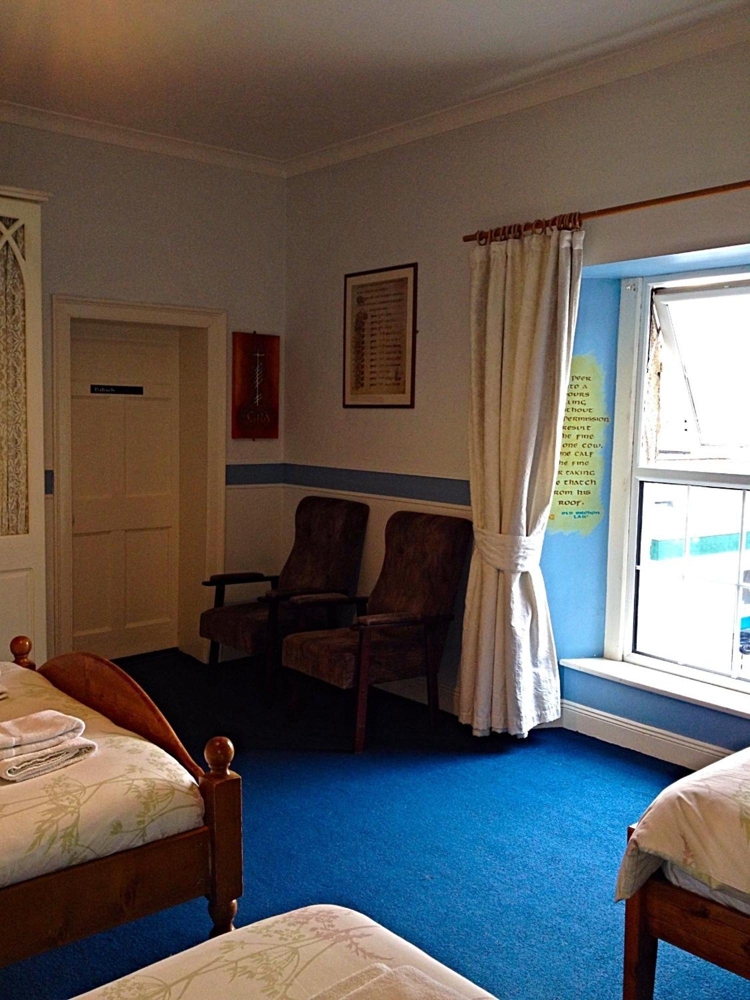 Cashel Town Center Inn Chambre photo