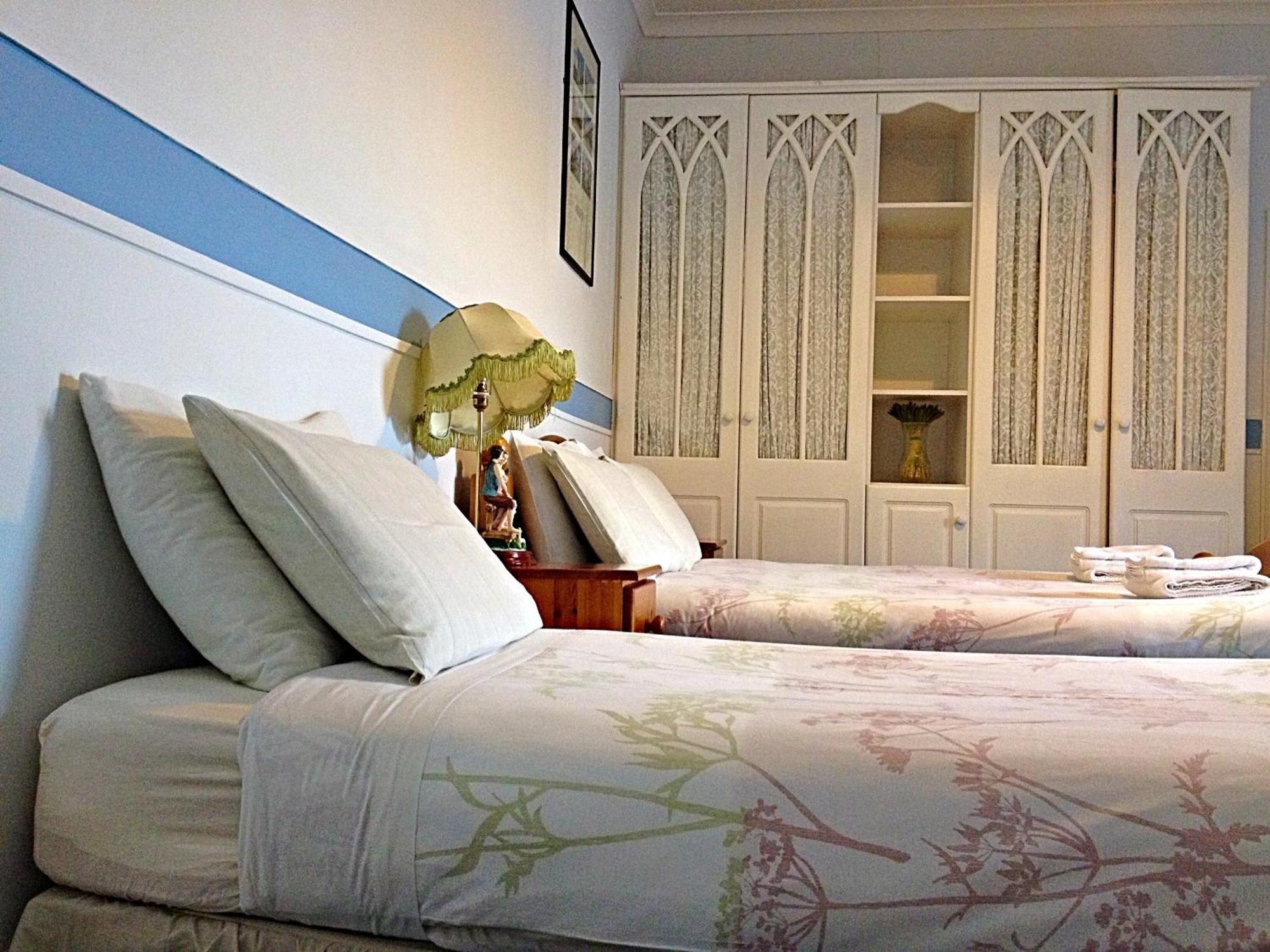 Cashel Town Center Inn Chambre photo