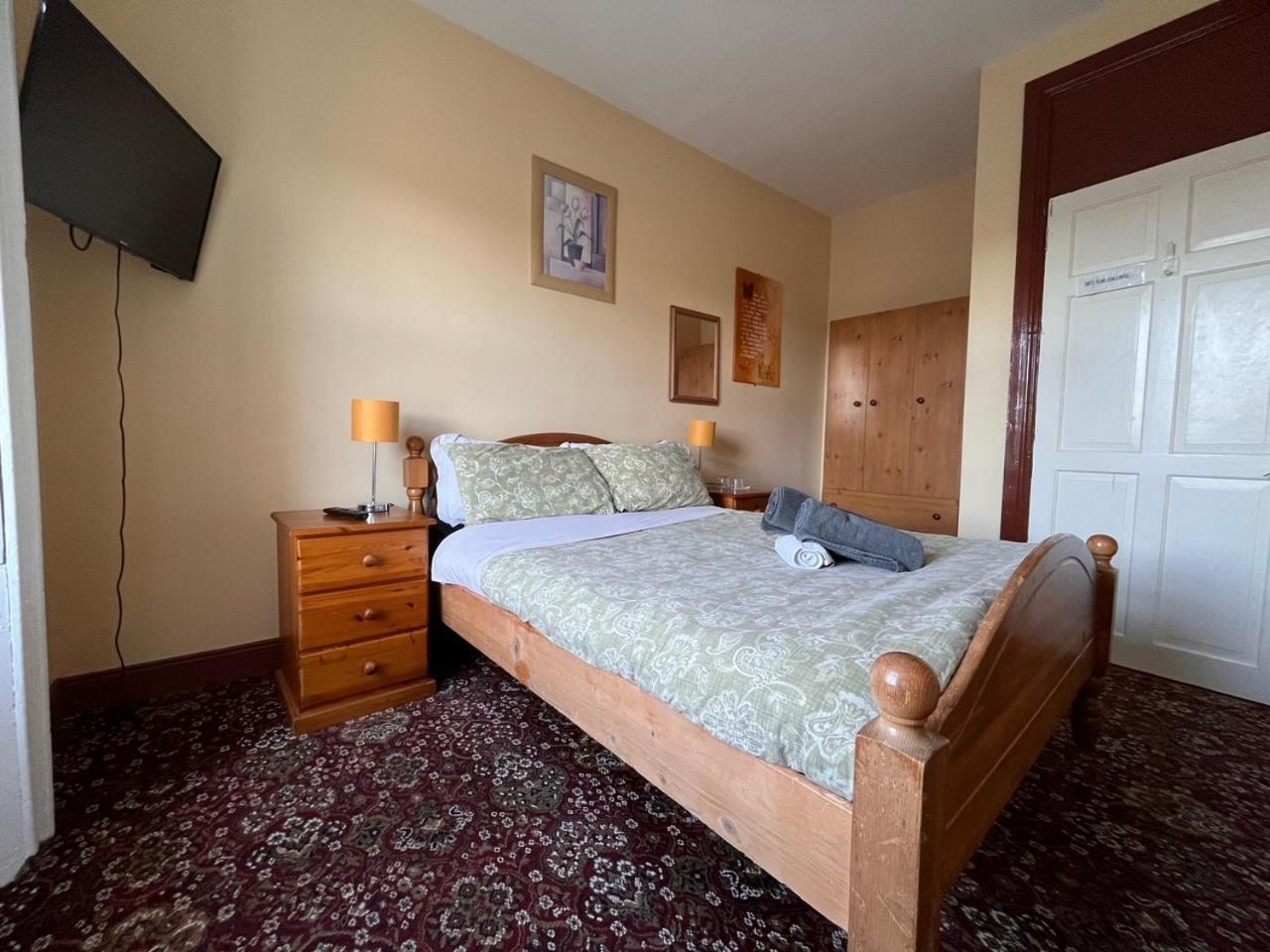 Cashel Town Center Inn Extérieur photo