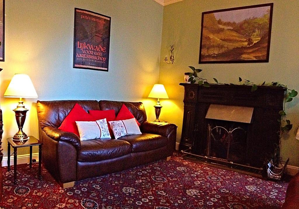 Cashel Town Center Inn Extérieur photo