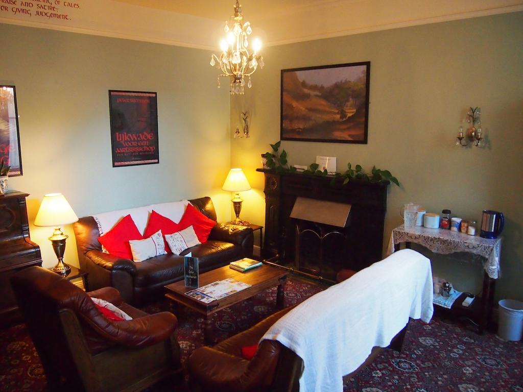 Cashel Town Center Inn Extérieur photo